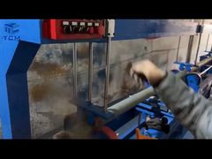 Automatische poetsmachine voor het innerlijk zijdepoetsen van stalen eenbuizen